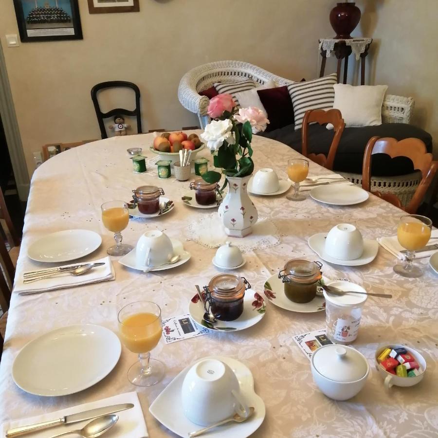 Bed and Breakfast La Jariette Airvault Екстер'єр фото