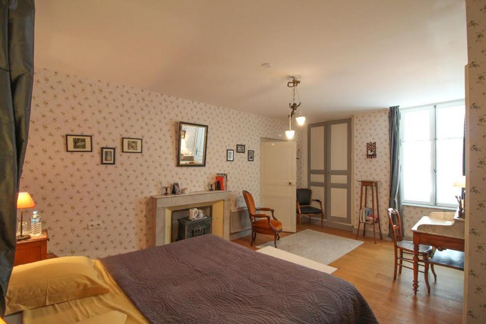Bed and Breakfast La Jariette Airvault Екстер'єр фото